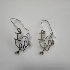 Dior ハート型ピアス