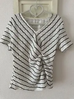 ストライプ柄ツイストデザインTシャツ