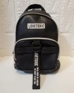 LOVETOXIC リュック ブラック　ポケットあり