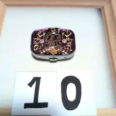 ★ハンドメイド★　窓辺の猫ピルケース