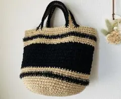 都会の輝き：ブラックの模様編み麻紐かごバッグ