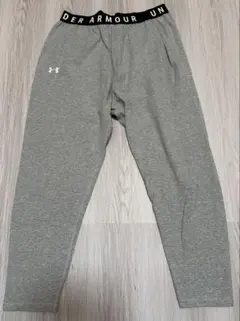 レディースUNDER ARMOUR グレー パンツ LG