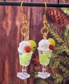 メロンクリームソーダのピアス
