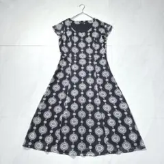 未使用タグ付き　ローラアシュレイ　シアー袖ロングワンピース　11号　黒　花柄 メルカリ