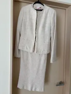 コムサイズム　アイボリー ツイード風 セレモニースーツ