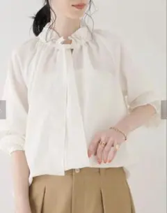 新品未使用 LaTotaliteラトータリテ2WAYラッフルブラウス ベージュ 