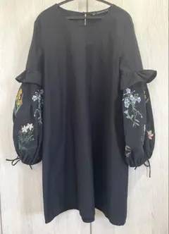 ZARA刺繍リボンワンピース　ブラック