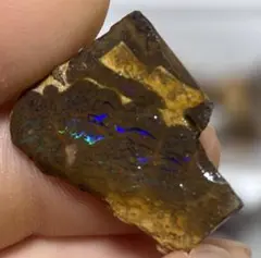 25ct ボルダーオパール原石　オークション