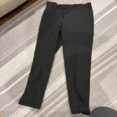 ダークグレー スラックス ストレートフィット