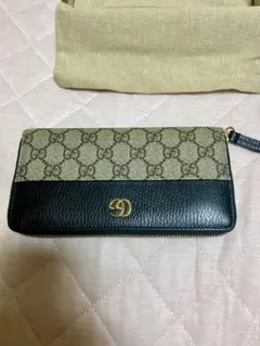 Gucci ダブルGバイカラー ジップアラウンドウォレット