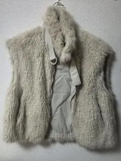 韓国ブランド／リバーシブル 羊毛ボアベスト（フリーサイズ）