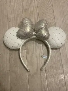 ディズニー　カチューシャ　ミニー　スパンコール　白
