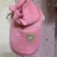 クマ刺繍のピンク犬服