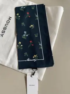 MOUSSY ハンカチ　花柄　ブラック
