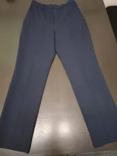 ネイビー テーパードパンツ