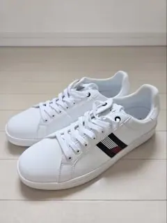 【7/29限定早い者勝ち再値下】TOMMY HILFIGER ホワイトスニーカーのサムネイル