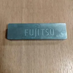 FUJITSU 金属プレート ロゴ入り