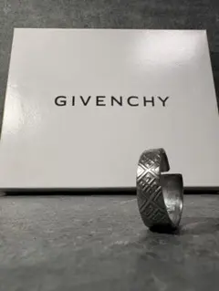 Givenchyリング25号前後