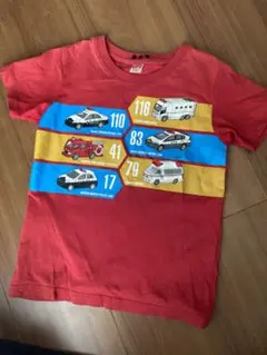 トミカ　ユニクロ　赤　プリント　Tシャツ