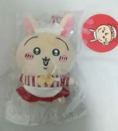 ちいかわ レストラン ホール担当なマスコット うさぎ