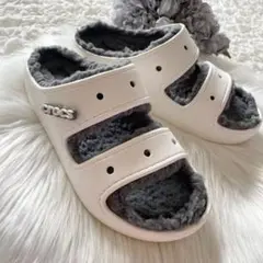 美品【24cm】クロックス　クラシックコージーサンダル　ホワイト　ボア