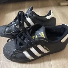 adidas SUPERSTAR ブラック ホワイト スニーカー 23cmのサムネイル