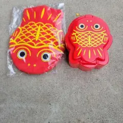 赤色の魚型キャラクターグッズ