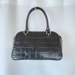 美品⭐︎Falchi黒クロコ型押しバッグ　チャーム付き