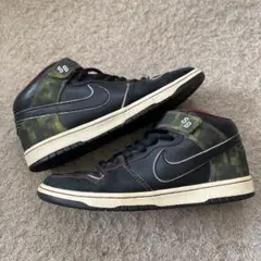Nike SB Dunk Mid 