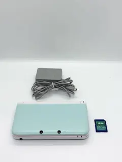ニンテンドー3dsll ミントホワイト　本体　充電器付き