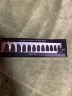 FINGER SUIT PRESS-ON NAIL BLACK 40個入り