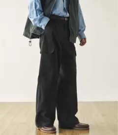 ブラックカーゴパンツ ワイドシルエット　エマクローズ　ワイドレッグ