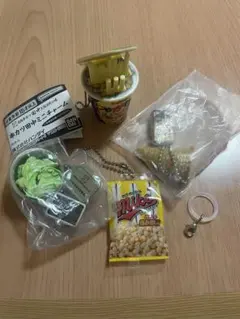 食品ガチャガチャカプセルトイ お菓子ミニチュアキーホルダー めじるしアクセサリー