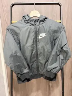 NIKE ウィンドブレーカー黒 kidz120〜130 春秋冬