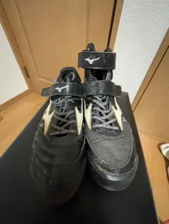 陸上競技用スパイクシューズ　やり投げ　右投げ用　28.5 左足破れありのサムネイル