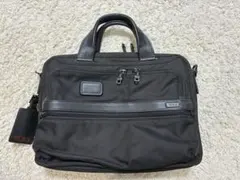 新品 TUMI × JAL ALPHA ブラック/レッド ブリーフケース PC - メルカリ