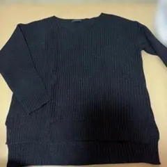 黒のVネックニット Mサイズ　キラキラ
