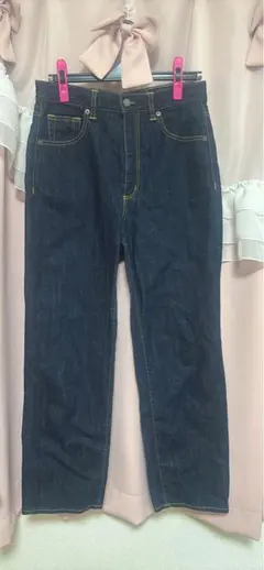 GU ハイウエストストレートジーンズ