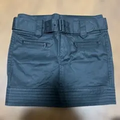 UNIQLO ブラック ミニスカート ベルト付きのサムネイル