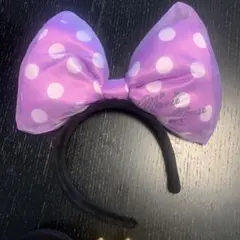 ミニーマウス 紫色の水玉カチューシャ