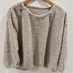 ベージュニット