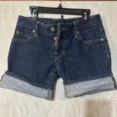 DSQUARED2 ショートパンツ