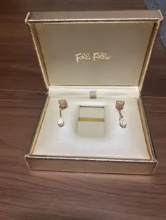Minmin様　Folli Follie ハート型ドロップピアス