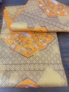 オレンジ色の帯