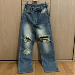 ダメージジーンズ