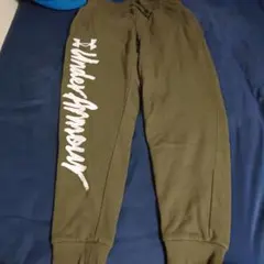 Under Armour ジョガーパンツ オリーブ