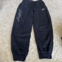 Nike トレーニングパンツ 黒　150から160センチ