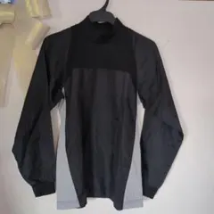 ハイネック長袖ウェア 黒と灰色150cm.