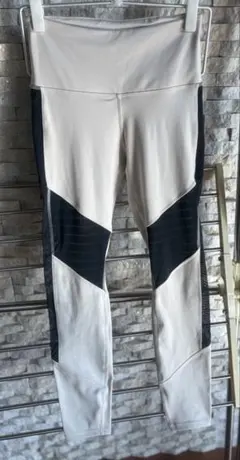 Reebok LES MILLS スパッツ ベージュ/ブラック