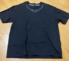 HARE 黒の刺繍入り半袖Tシャツ